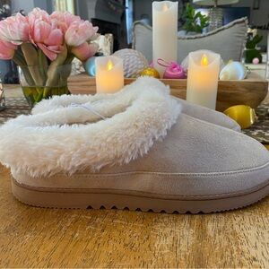 New Dearfoam Women's Faux Fur Lined Clog Slippers.